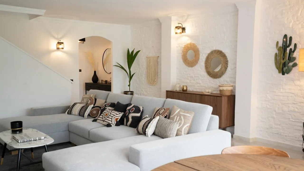 Luxury Townhouse Capricho Golden Mile Villa Marbella